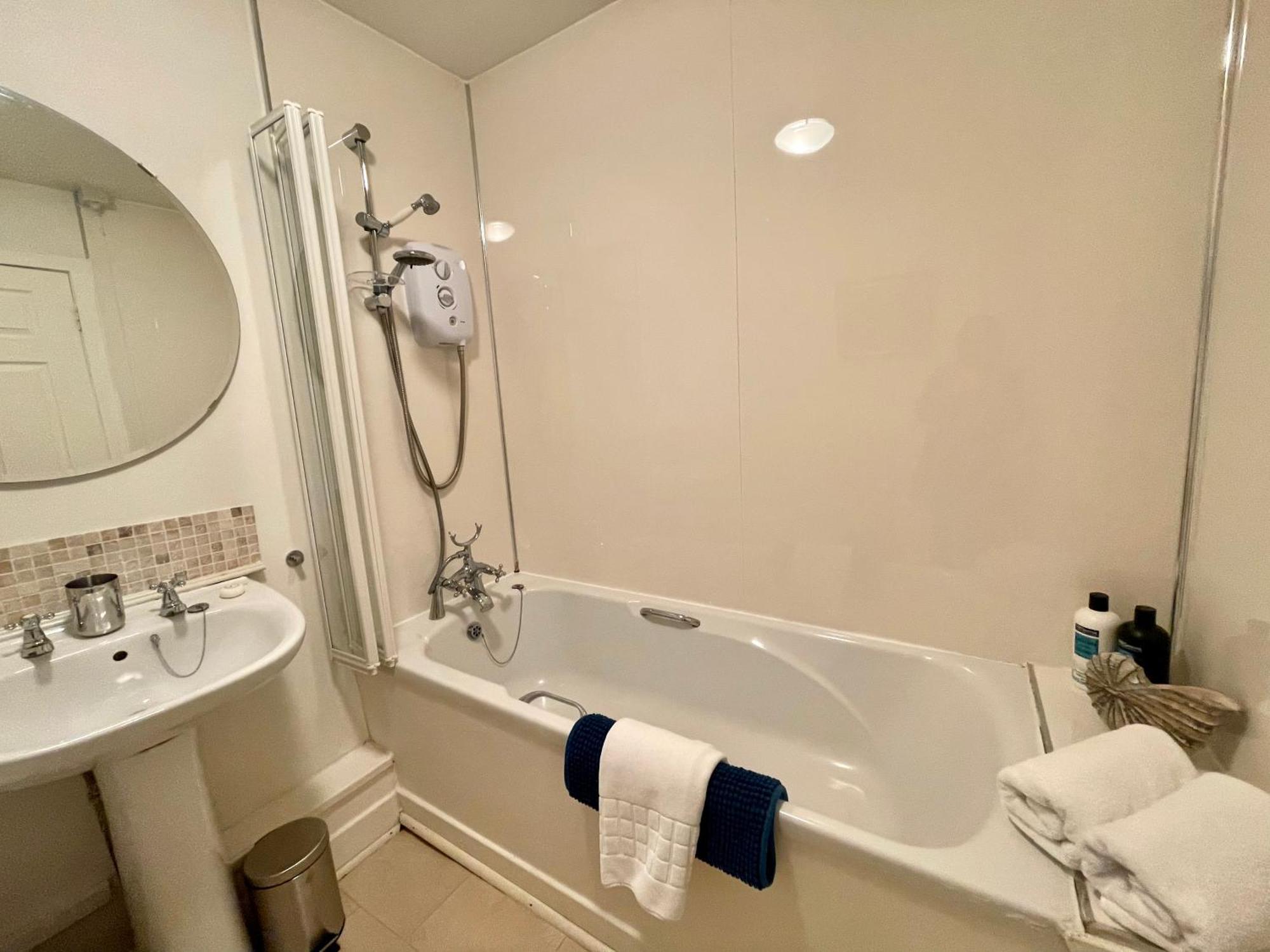 No 2 Ramageton At Carnell Estates Villa Трун Екстериор снимка